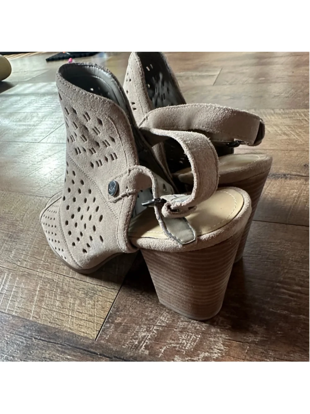 Women's Marc Fisher Beige Perforated Peep Toe Slingback Wedges Size 11 Summer